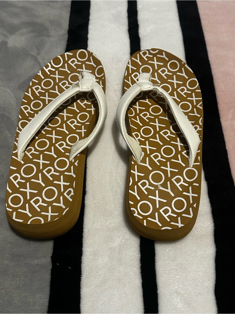 Roxy Women’s White Strap Sandals with Brown Branded Footbed